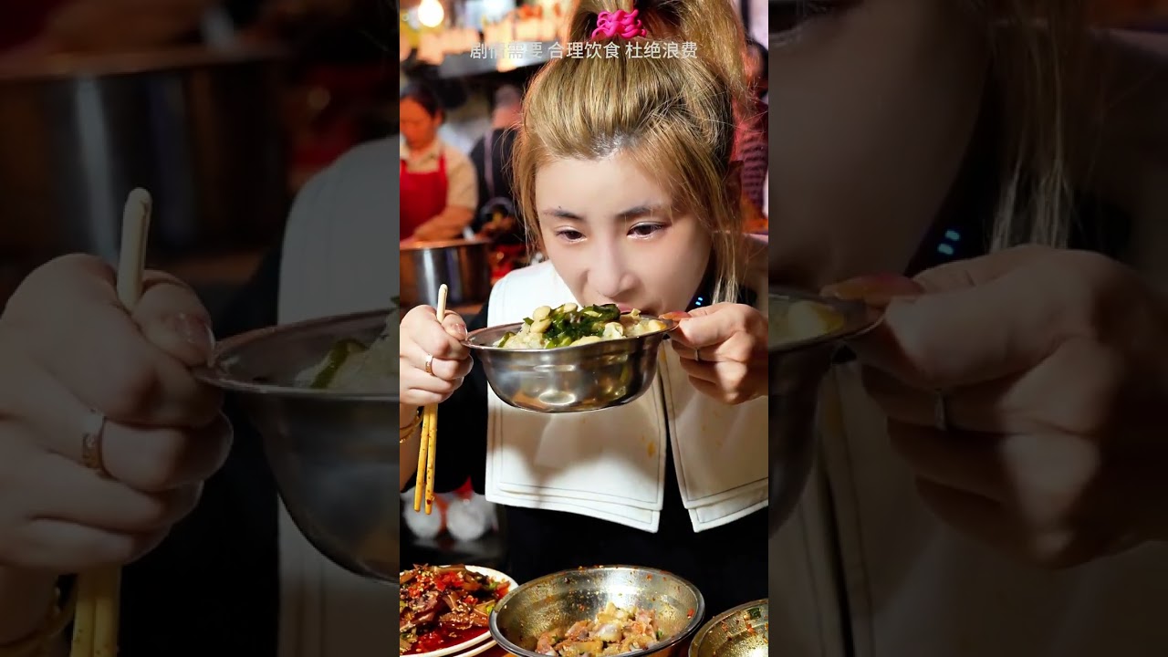 成都鬼饮食——只在晚上开的耙糯蹄花汤，我就一个问题不明白，成都人是怎么减肥的蹄花 成都鬼饮食 抖音美食推荐官  成都探店 谁懂这一口的好吃程度