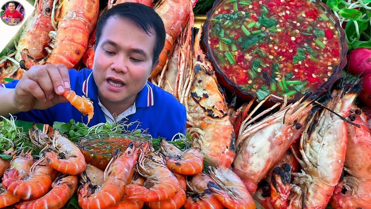 กุ้งแม่น้ำย่างเกลือ ลูกและหลานจัดให้กลางทุ่งนา บรรยากาศดีๆ แนวกินแซ่บๆ สุดยอดคัก