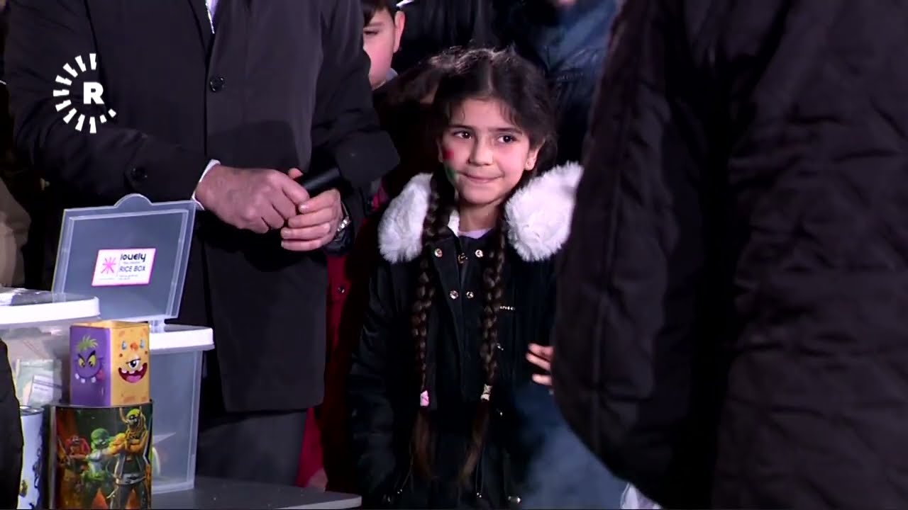 خۆتان بیبینن چۆن منداڵانی کورد پارەی خۆیان دەبەخشنە رۆژئاوای کوردستان و درووشم دەڵێنەوە