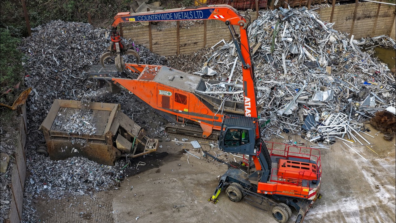 ZŁOMOWISKO Birmingham | Mobilna niszczarka dwuwałowa ARJES TITAN 950 | Countrywide Metals Ltd