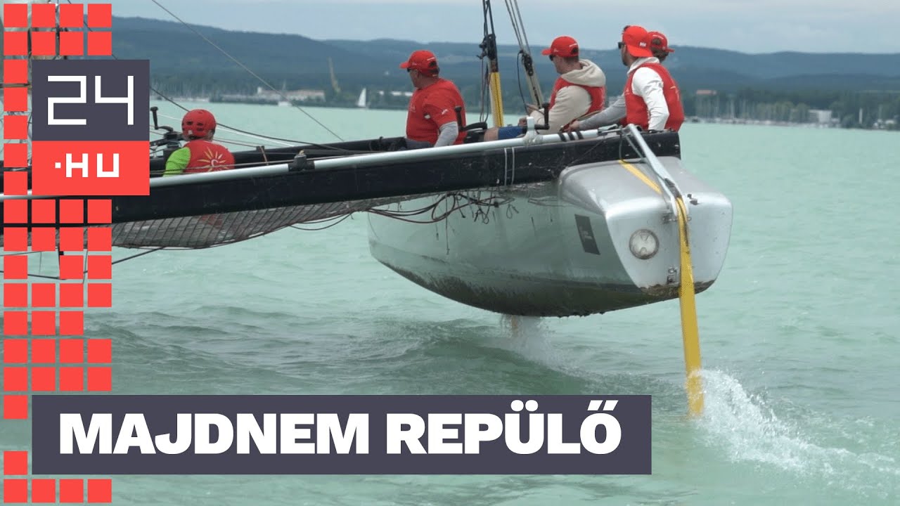 „Felemelkedsz 2-3 méter magasra, az nagyon jó” – kipróbáltuk a Kékszalag egyik leggyorsabb hajóját