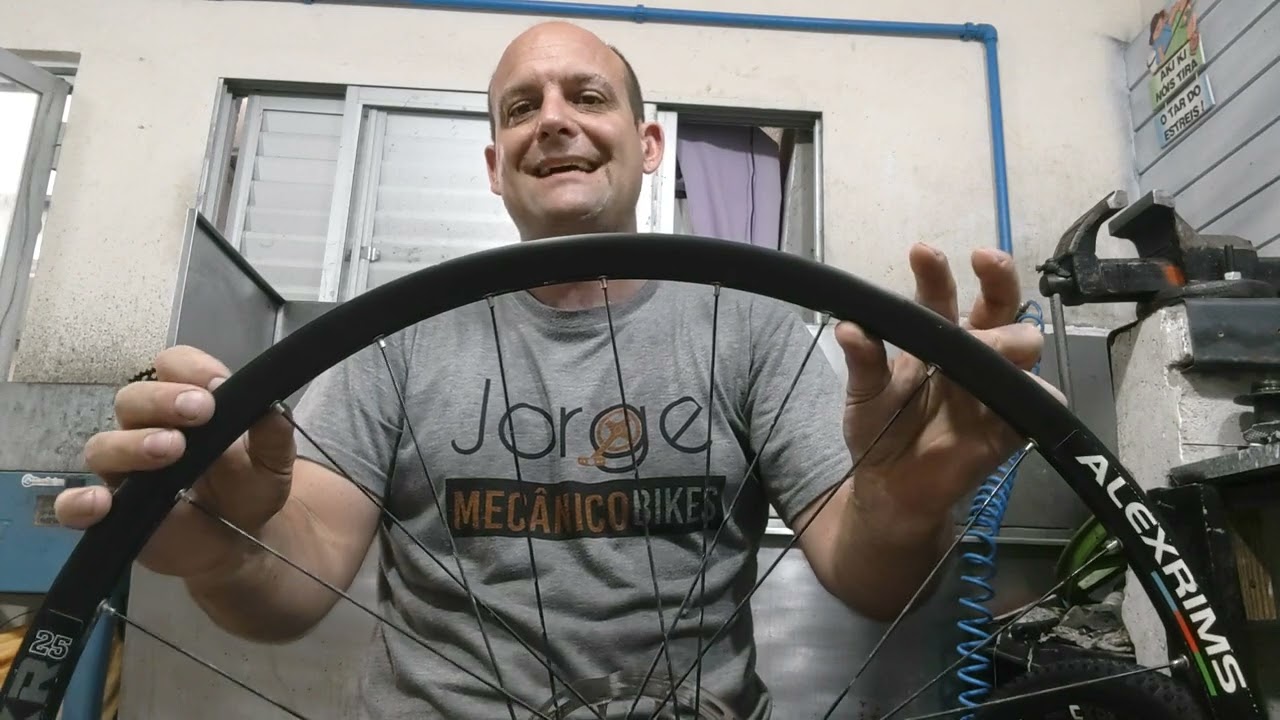 instalando pneu tubeless e dica de colocar a ( fita para  tubeless )