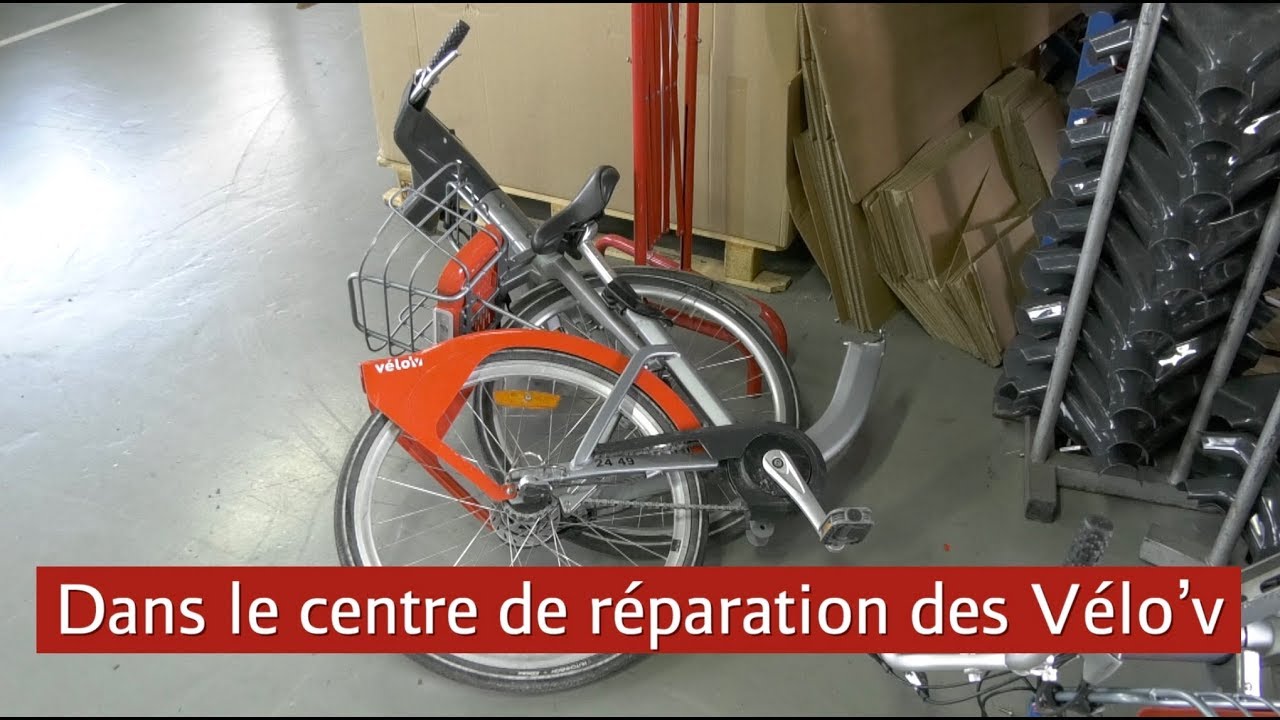 Dans le centre de réparation des Vélo’v