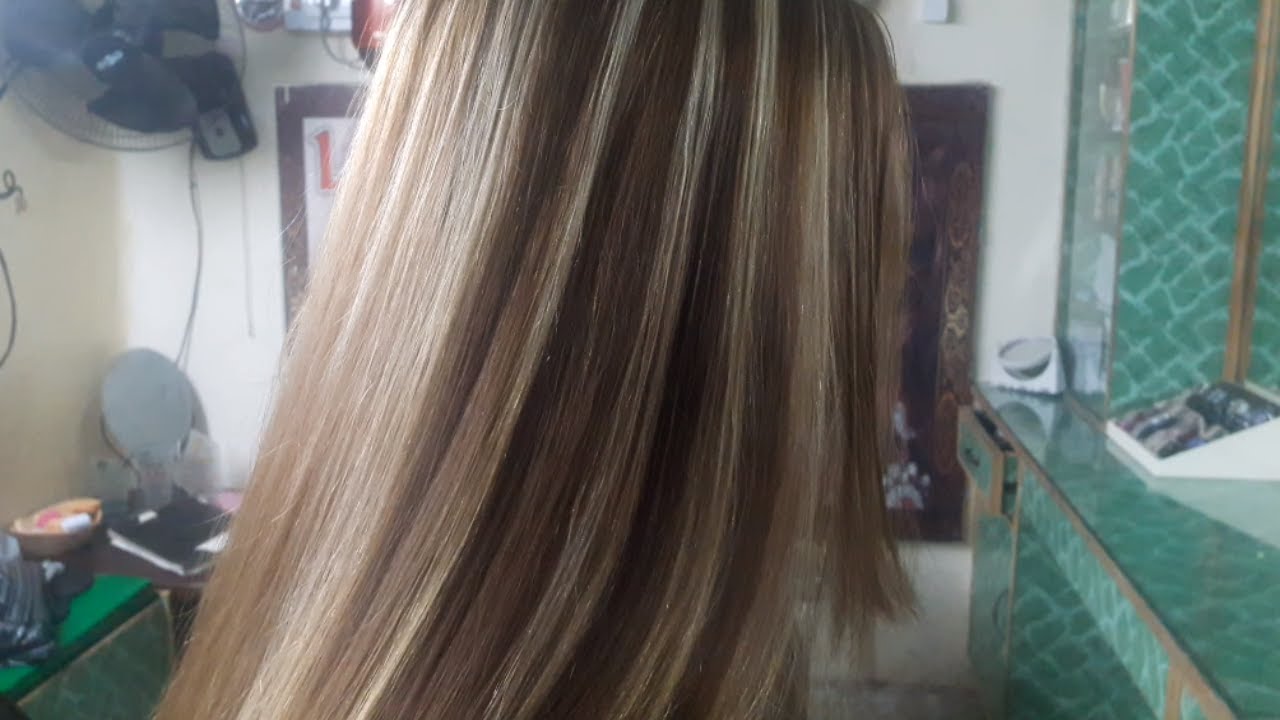 sun kissed highlights for dark hair tutorial (NAZIA BILAL)