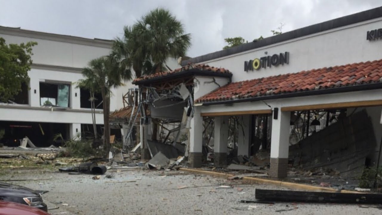 Explosion at shopping center in Plantation, FL