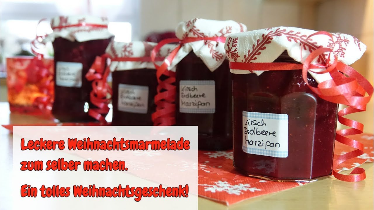 Weihnachtsmarmelade mit Erdbeeren, Kirschen, Marzipan und Zimt - Geschenkidee