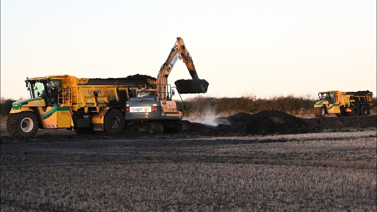 Sewage Sludge Spreading with TWO Oxbo Five Wheeled Muck Spreaders & Loading with Hyundai Excavator