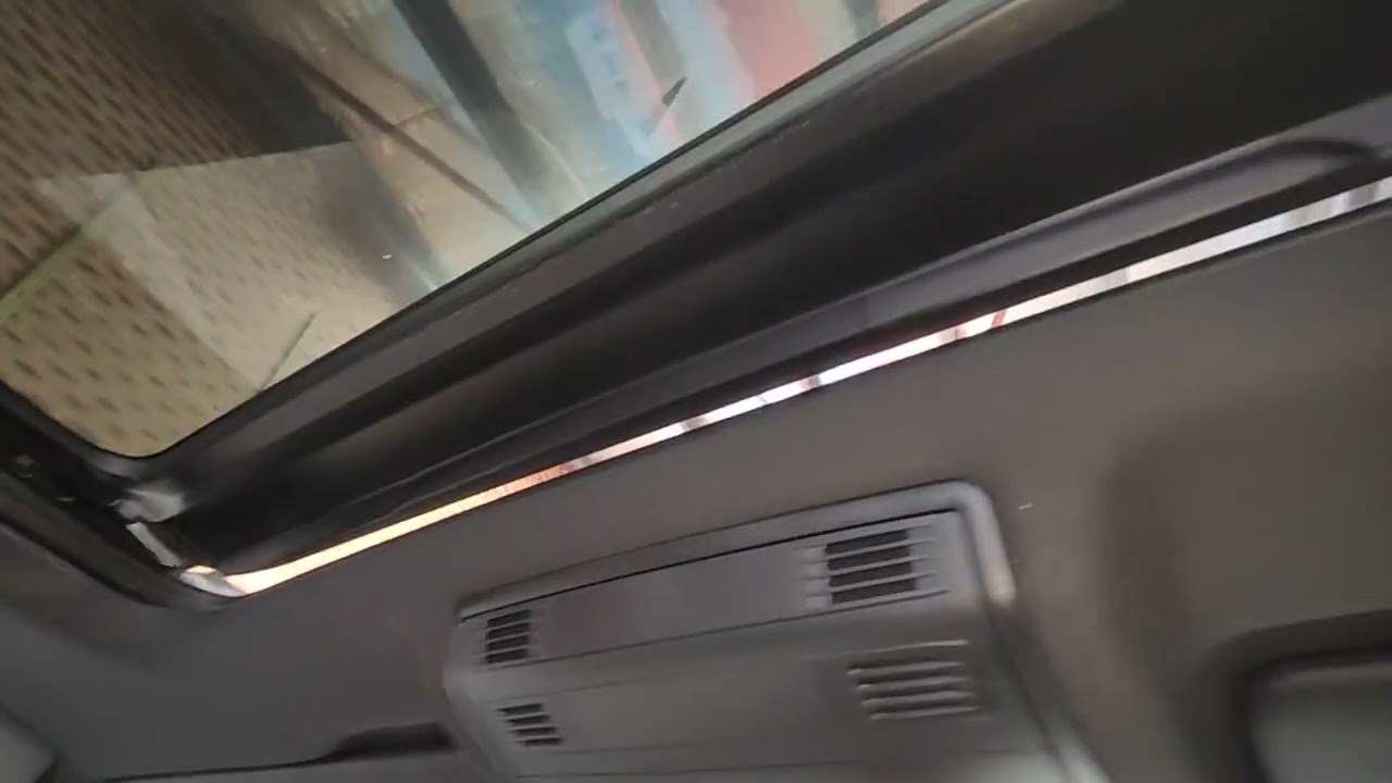 Volkswagen Tiguan J.R - Panoramic Roof panel not opening properly