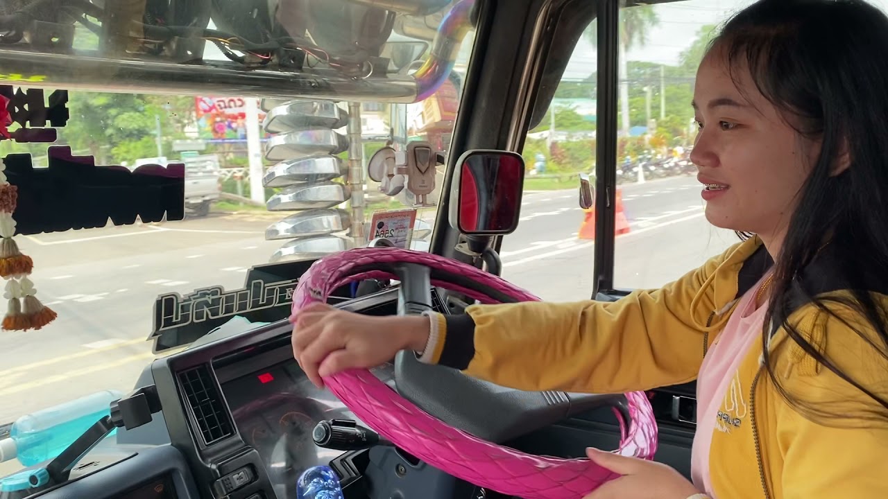 สาวเเคทขับเจ้าม้าขาวไปตั้งขบวนสายบุญจะเป็นไงรถแรงมั้ยมาดูกัน🤭🤭