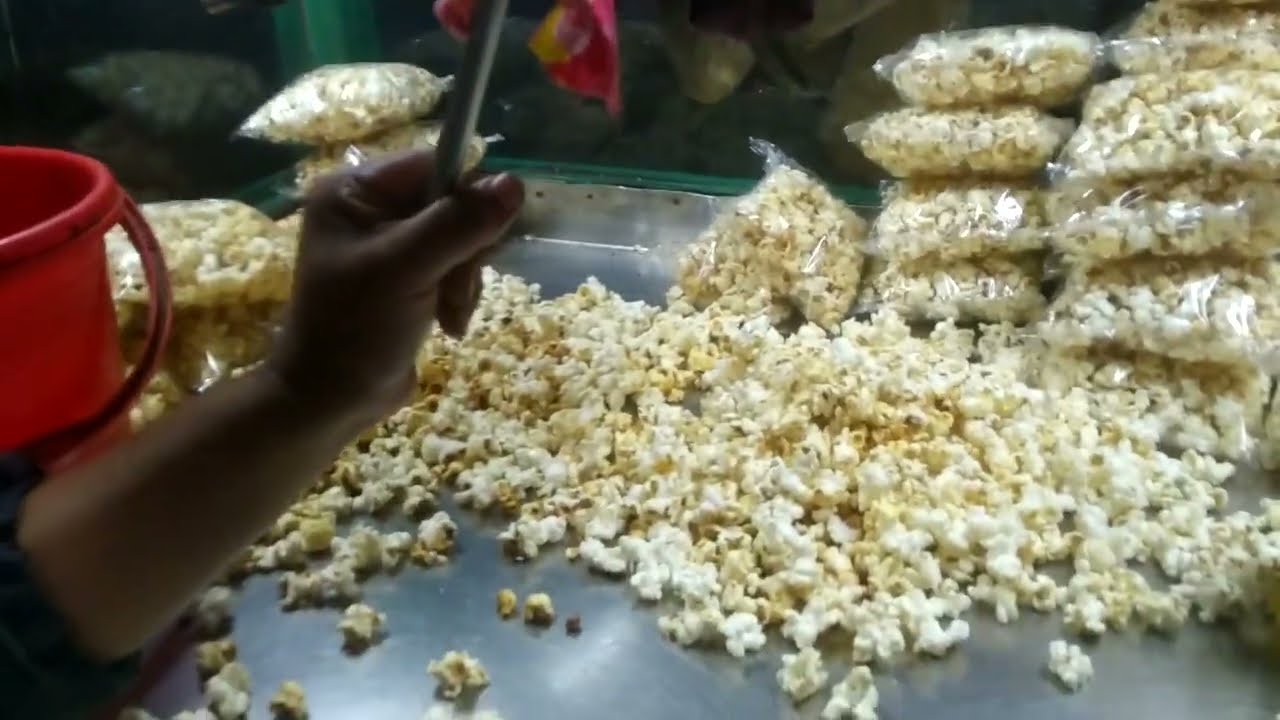 watching fresh popcorn being made | satisfying street food