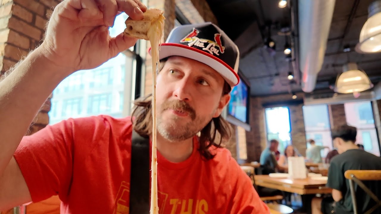 Driving from Custer to Chicago | Eating Giordano's Deep Dish Pizza