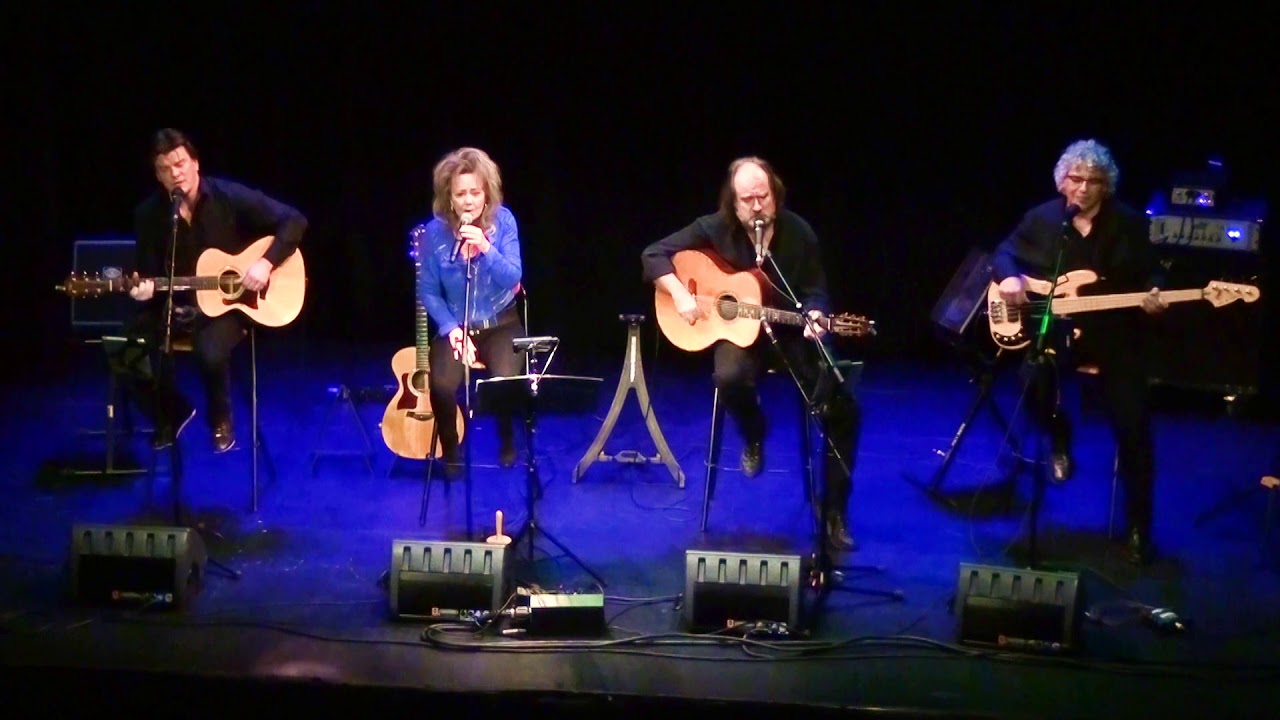 Bluebird Café – Silvia's mother (Dr. Hook)