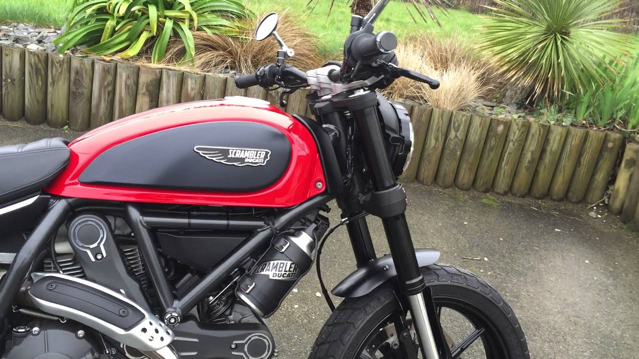 Autour de mon Scrambler DUCATI Icon rouge