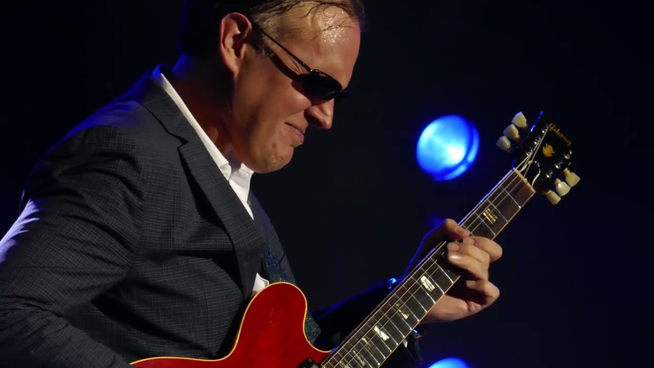 Joe Bonamassa - Double Trouble - Jäähalli, Helsinki, Finland April 19 2023