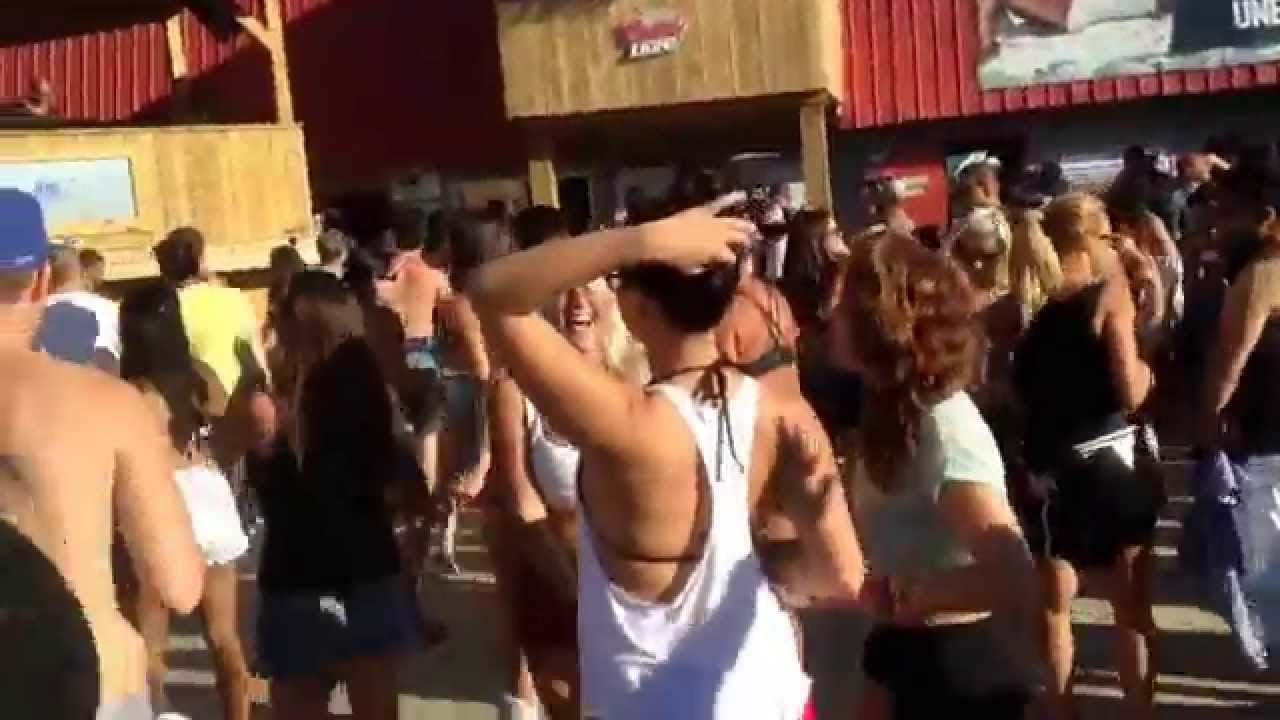 Beach club pointe calumet