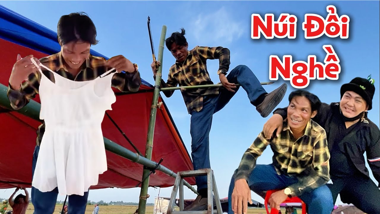 Bất ngờ gặp Núi leo dừa ở Làng diều, không lẻ anh Núi đổi nghề hay sao ?.