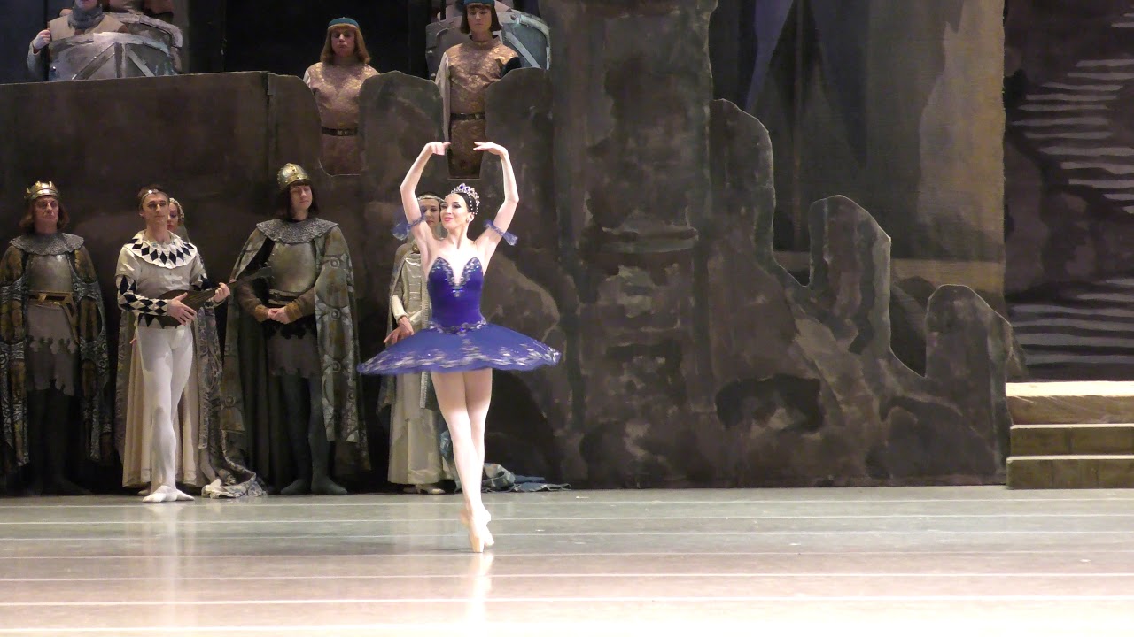 30/01/19 Viktoria Tereshkina Raymonda variation Act II