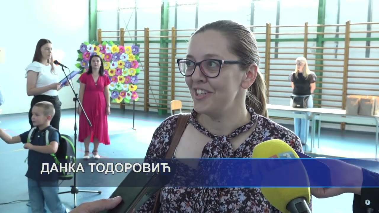 U Derventi podijeljene torbe i školski pribor prvačićima 01. 09. 2023.