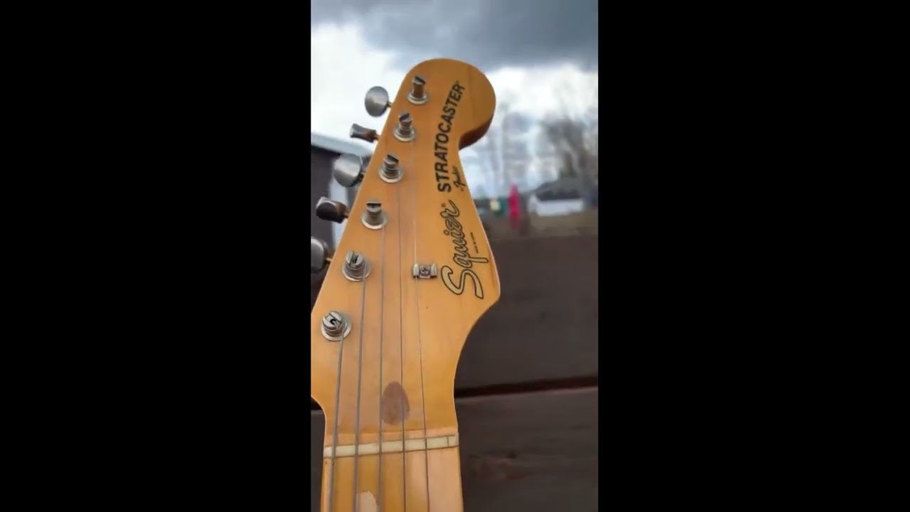 Squier 1983 JV 57 reissue stratocaster