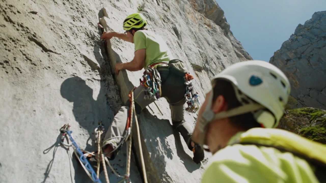Escalada en Cantabria. Un dia en el Agero. (HD)