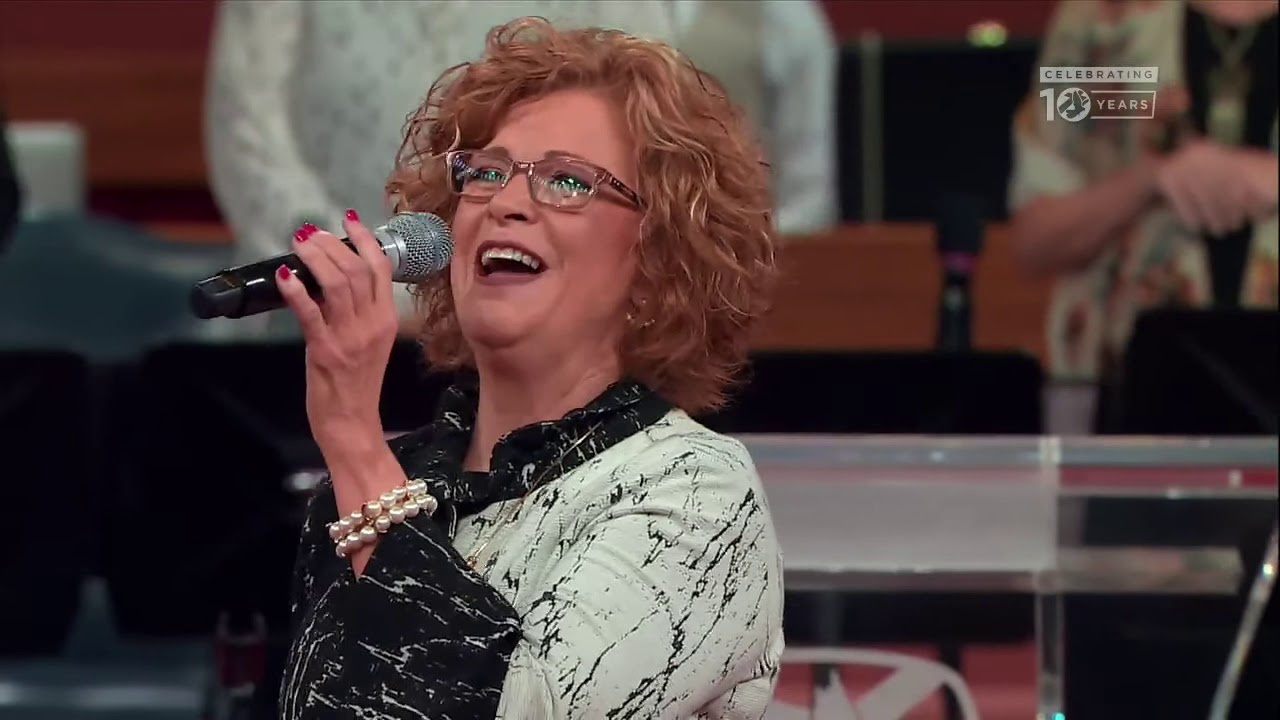 Whenever I Hear His Name (LIVE) - FWC Singer Kim Coleman