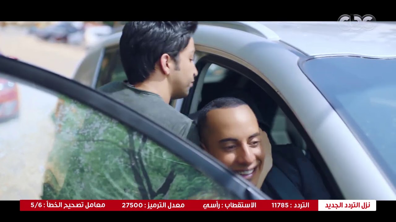 في بيتنا روبوت | هاتموت من الضحك.. ناهد السباعي خبطت الروبوت 