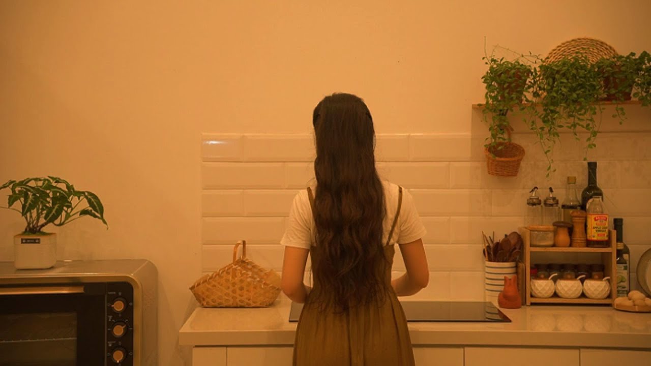Growing Peppers & Cooking a Simple Dinner | Lotus Her