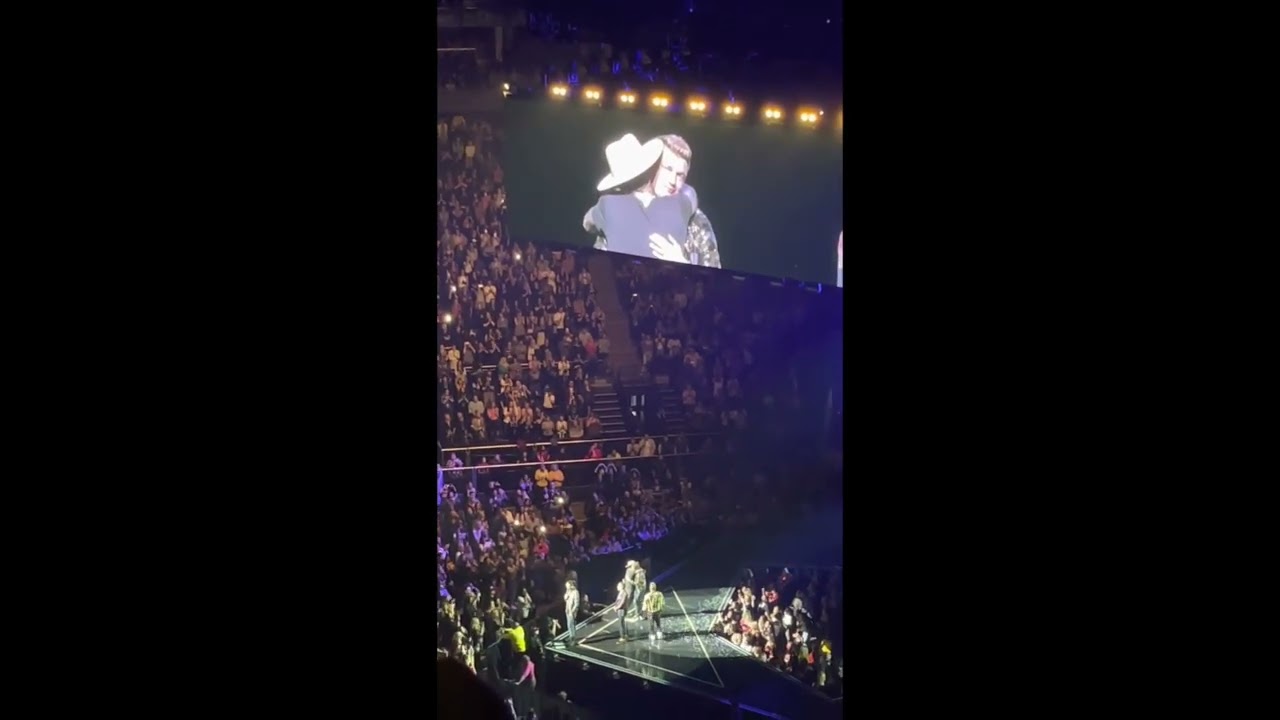 Nick Carter emotional after Aaron Carter death | Incomplete live DNATour London2022 LEGEND NEVER DIE