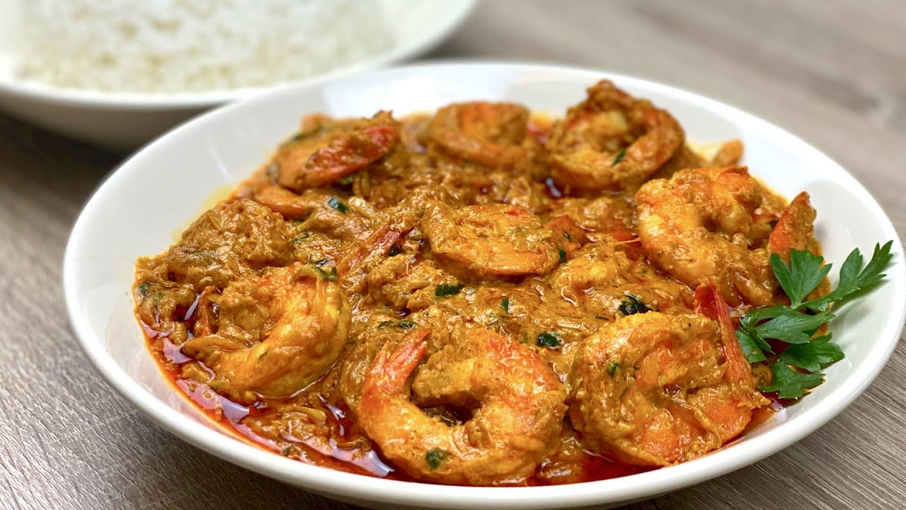 RECETTE RAPIDE FACILE & DÉLICIEUSE EN 10 MINUTES UN CURRY DE CREVETTE AU LAIT DE COCO & RIZ BASMATI
