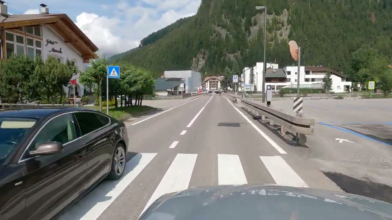 Driving from Passo Gardena to Passo Valparola