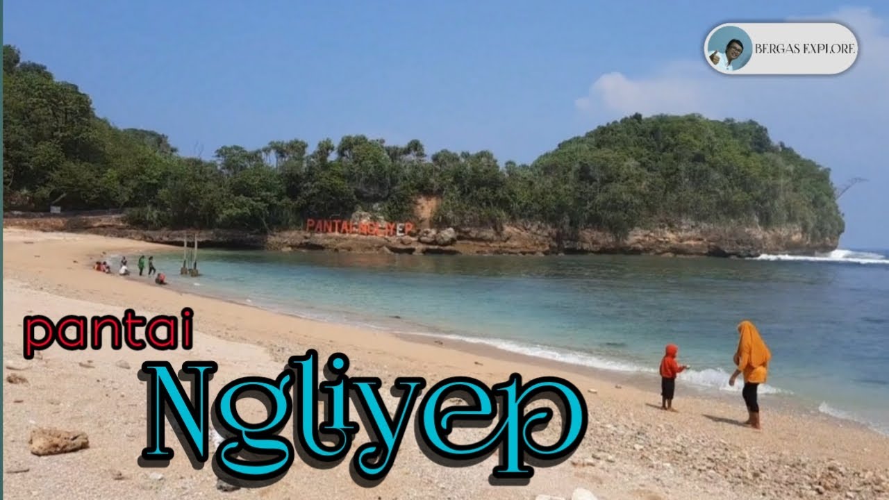 Pantai NGLIYEP // pantai yang terasa suasana mistisnya