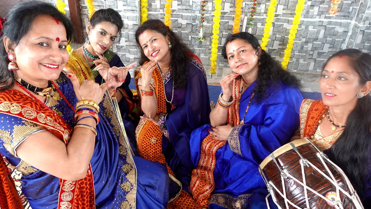 कान्हा जी का सुंदर भजन 💐🌺काले काले बादल में काली घटा छाई है रात मेरे कान्हा को नींद नहीं आई है🌺🙏