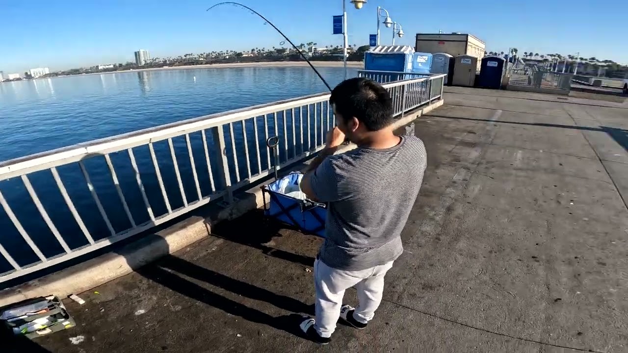 Belmont Veterans Memorial Pier Fishing (08-31-2022) Long Beach CA.