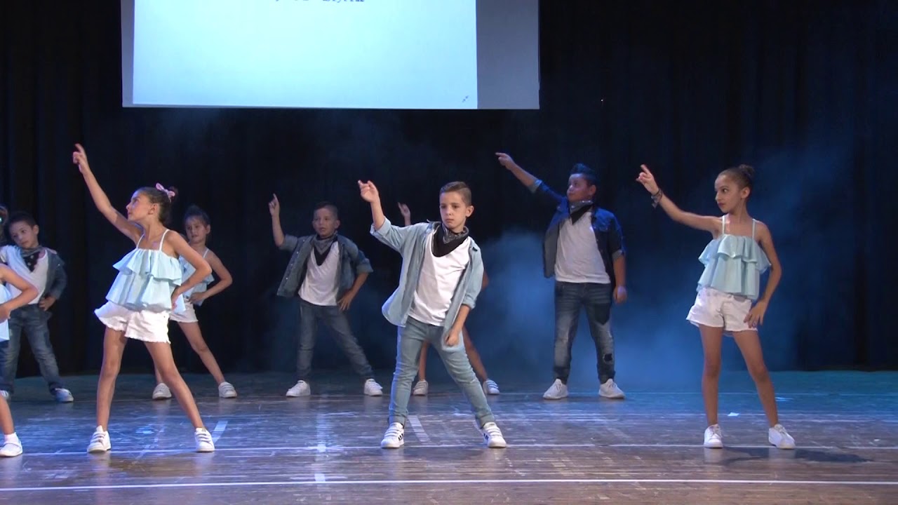 dance performance  2019 louloudi dance school
