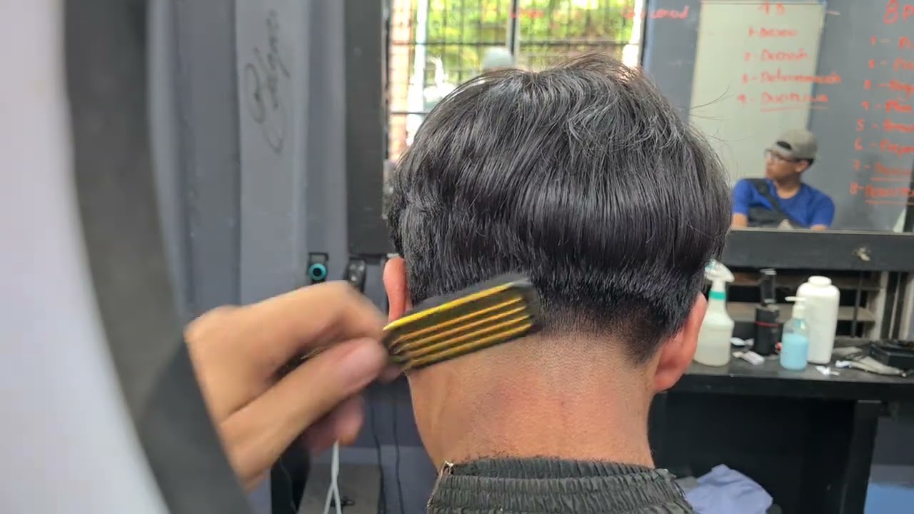 kemei 2290 en acción con Taper