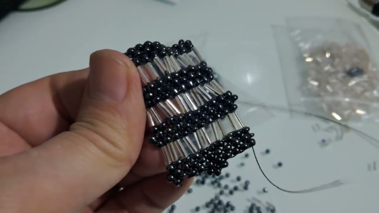Eski Boncuklardan Yeni Bir Hikâye… 🖤✨ | Bileklik Yapımı#bileklik #miyuki #takitasarim #elisi #diy 