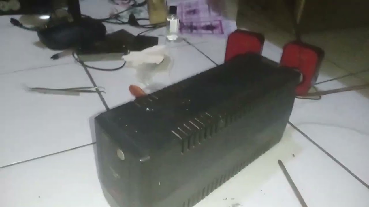 Solusi UPS APC 650 bunyi beep terus menerus dan lampu berkedip