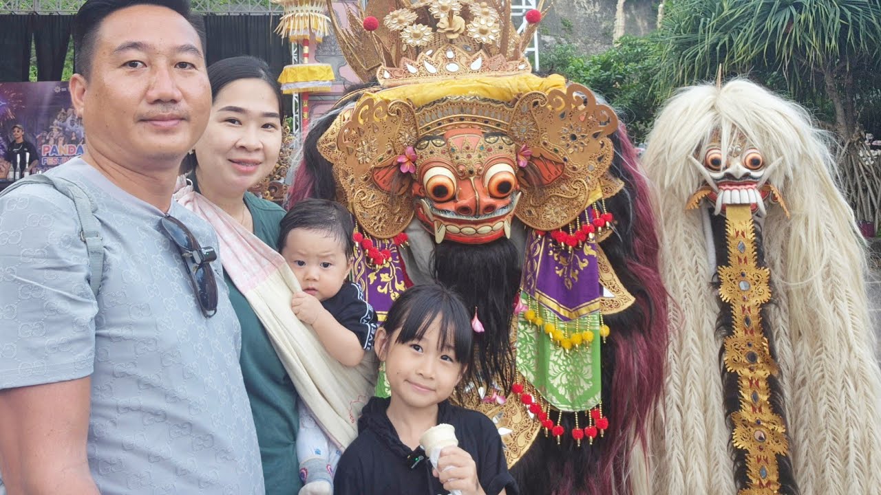 Melihat pentas seni akhir tahun 2025 di pantai pandawa || pandawa festival ke XIV