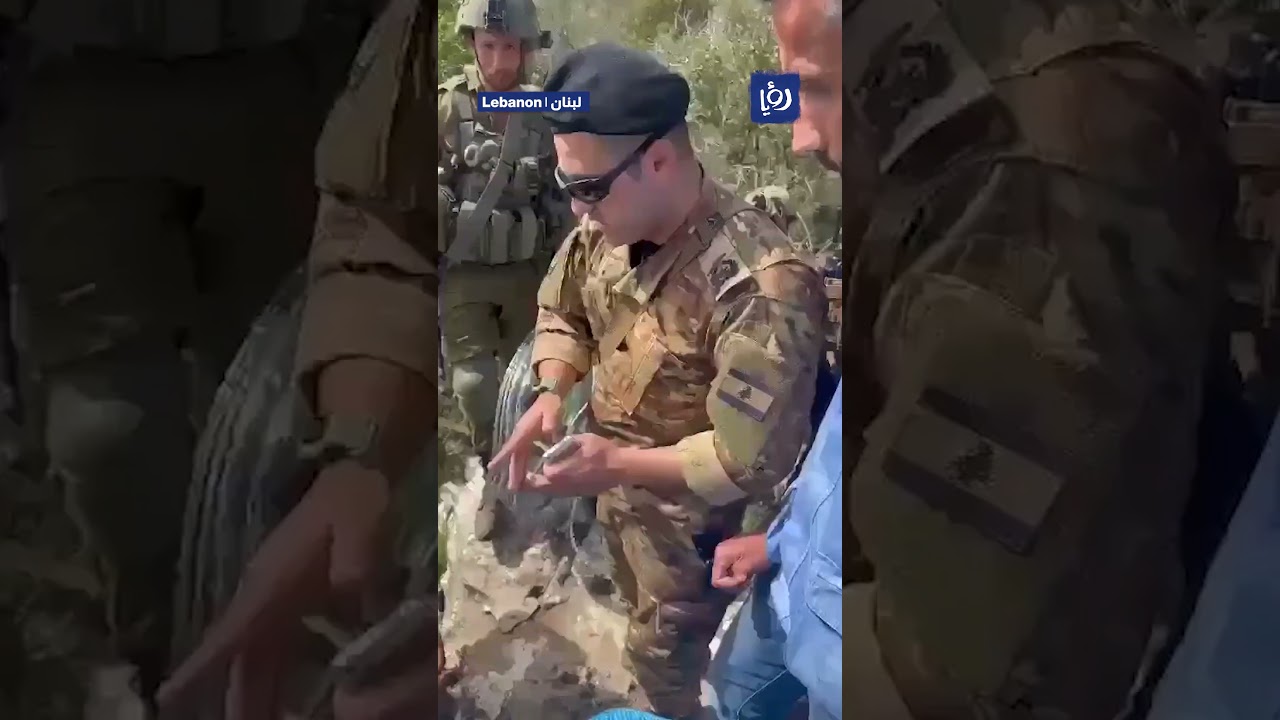 Lebanese soldier stops 'Israeli' soldiers #trending