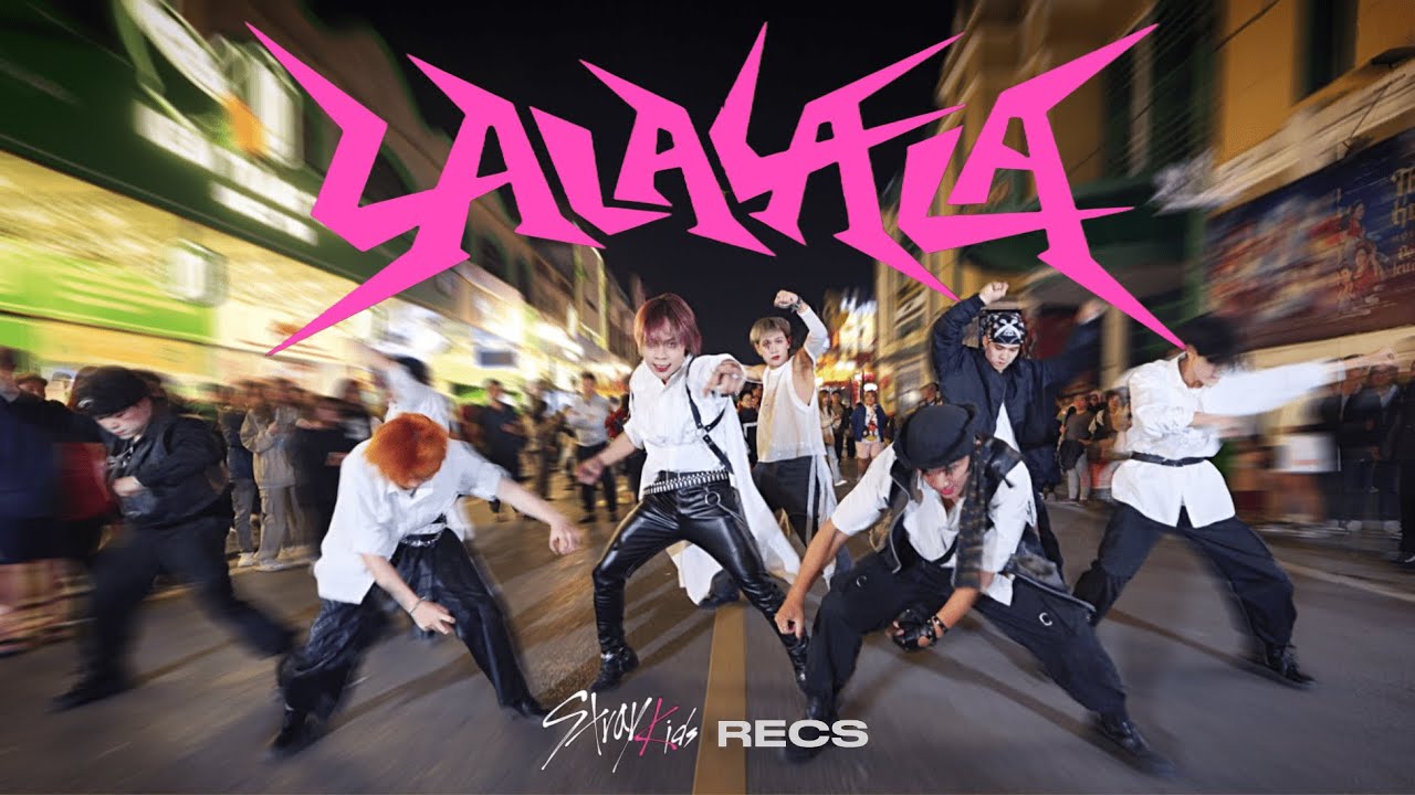 [KPOP IN PUBLIC] Stray Kids 