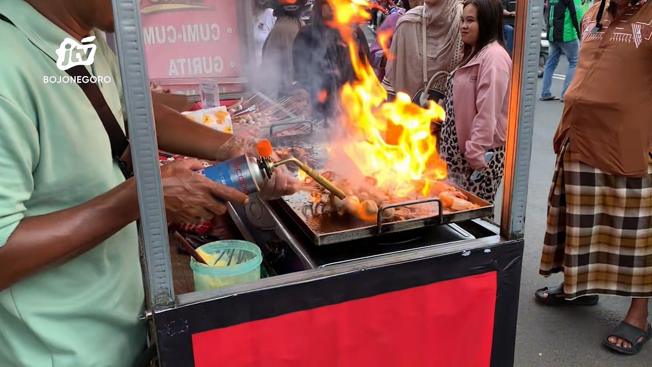 Ratusan Warga Serbu Lapak Takjil Paling Hist di Tuban