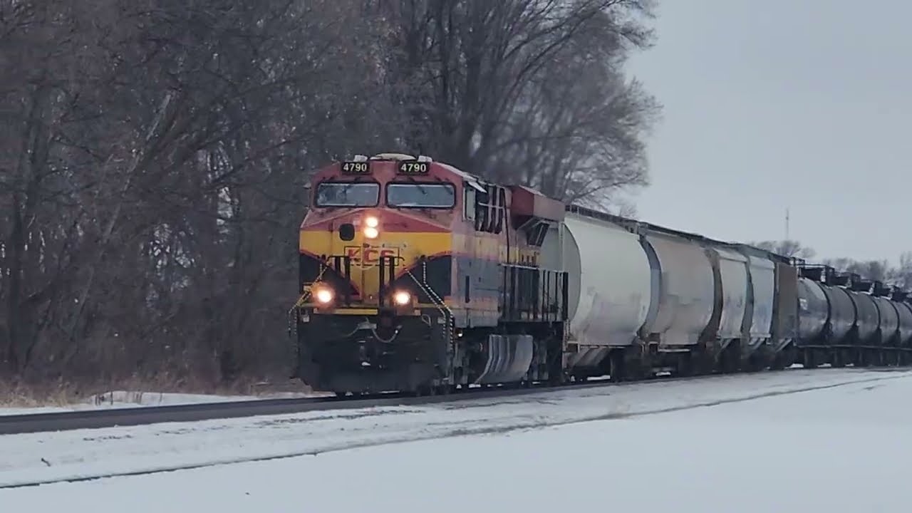 444 Pulling 154 Cars Passed Through South Haven, MN