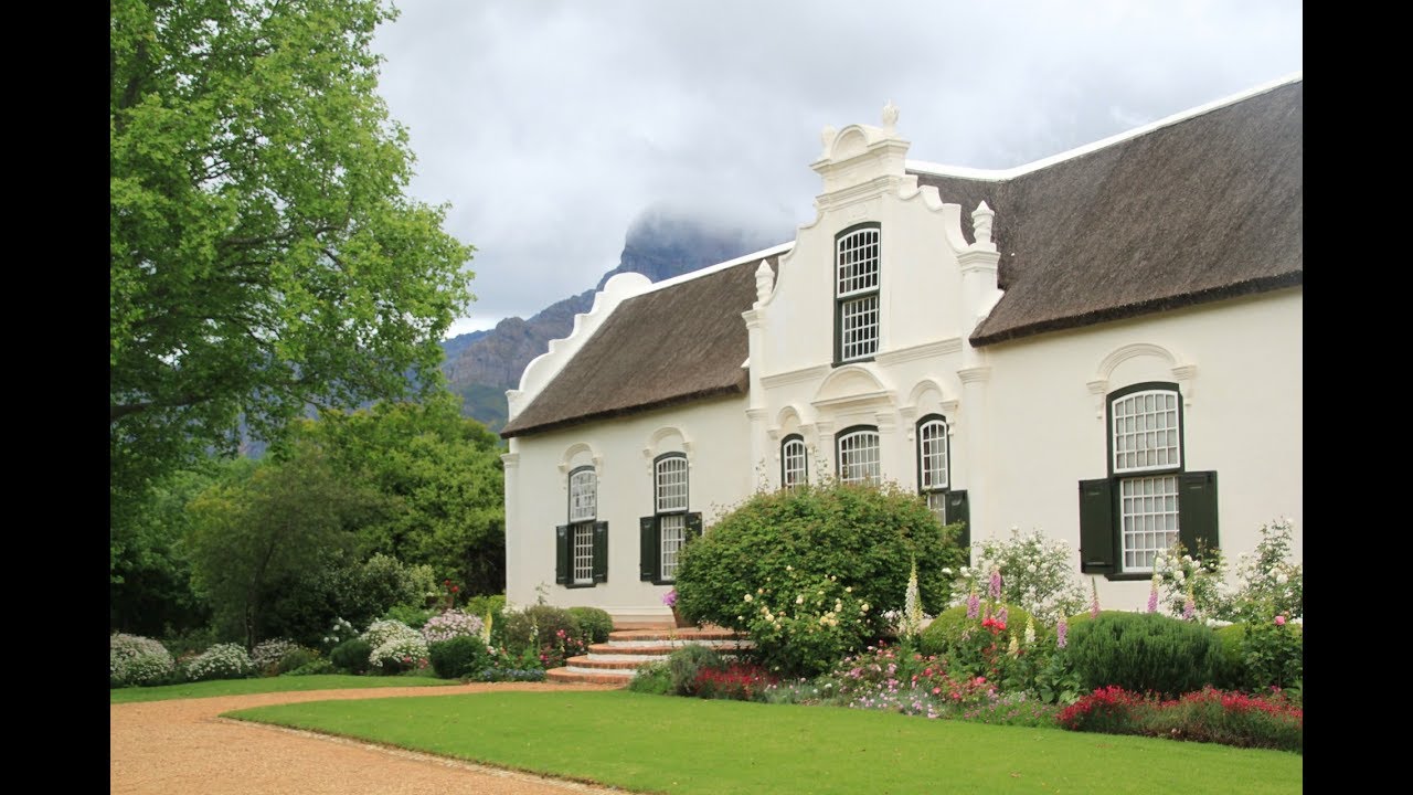 5 Cape Dutch Wine Estates to have lunch in Cape Town