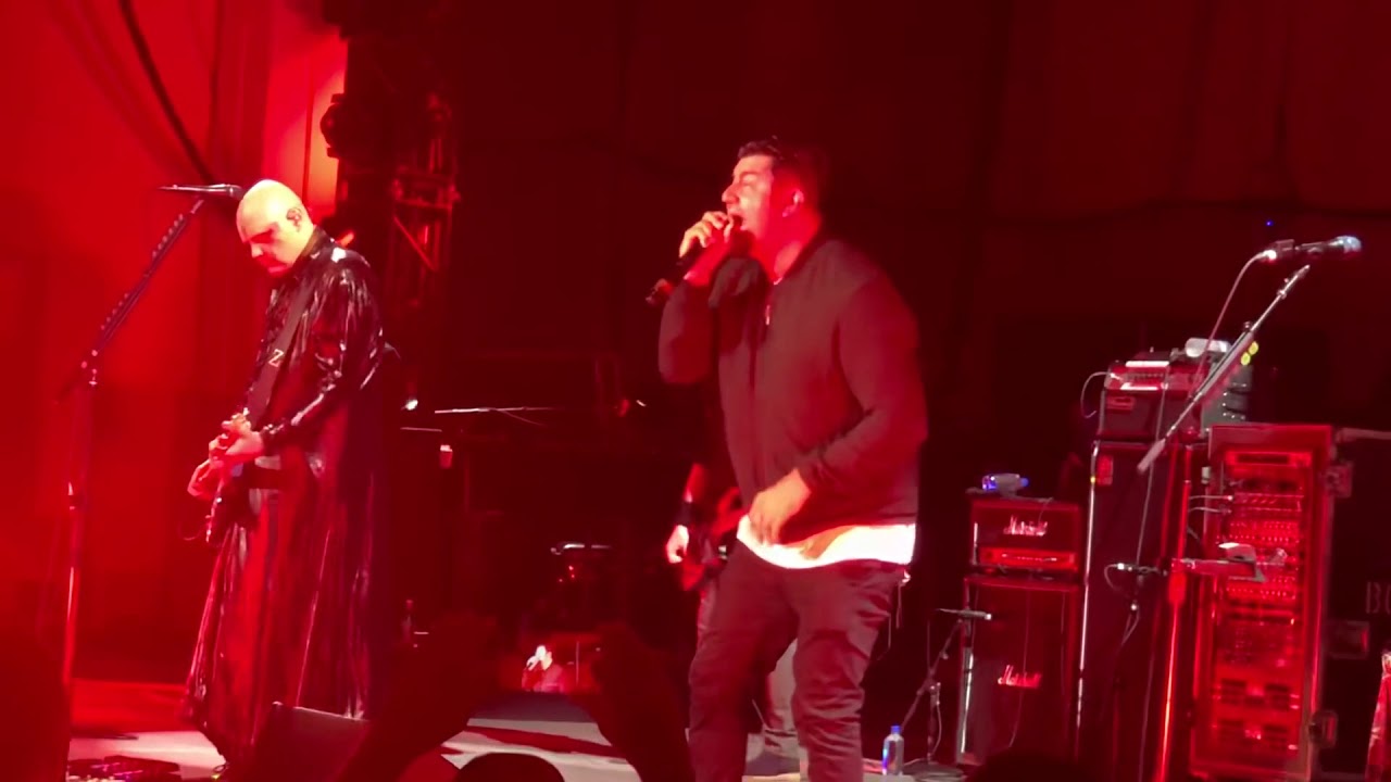 MULTICAM: Smashing Pumpkins & Chino Moreno (Deftones) - Bodies - @PNC Center Holmdel, NJ 8/2/18