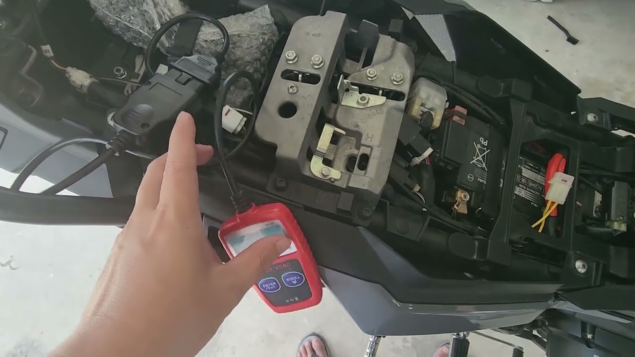 Tracer 900. Removed Check Engine using OBD2 scanner.