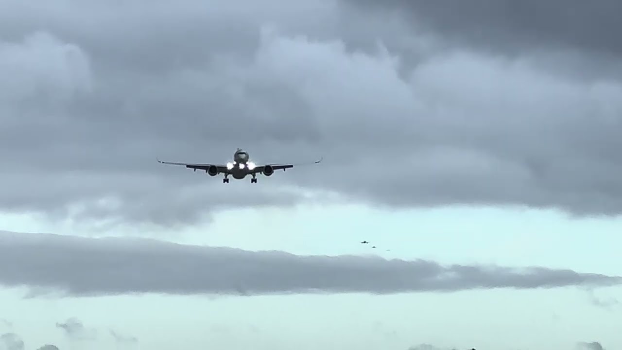 4K l This beauty in air looks Gorgeous😍✨#airplane #aviation #planespotting #viralvideo #viral 