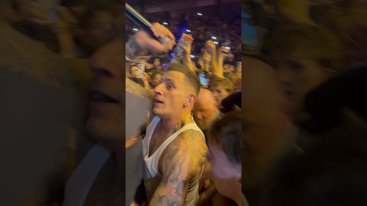 GZUZ Stuttgart G-Wagon Moshpit
