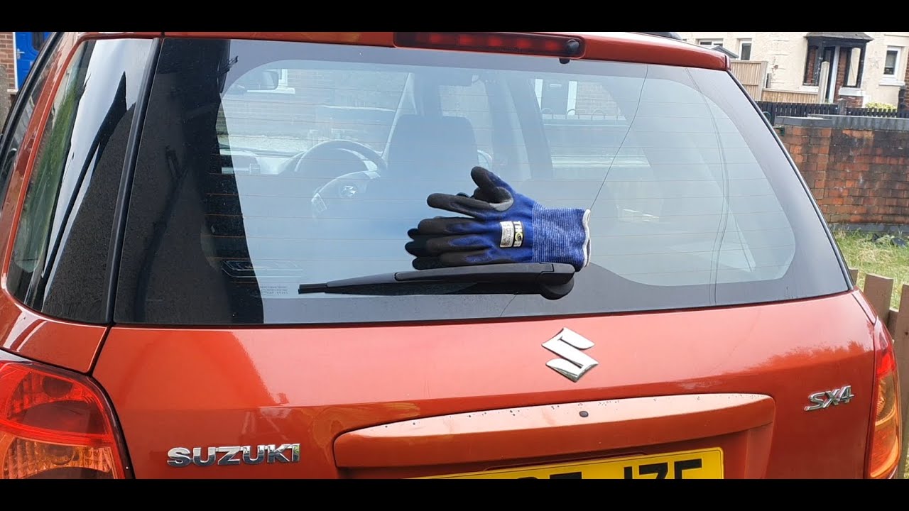 Demontaż ramienia i silnika tylnej wycieraczki Suzuki Sx4