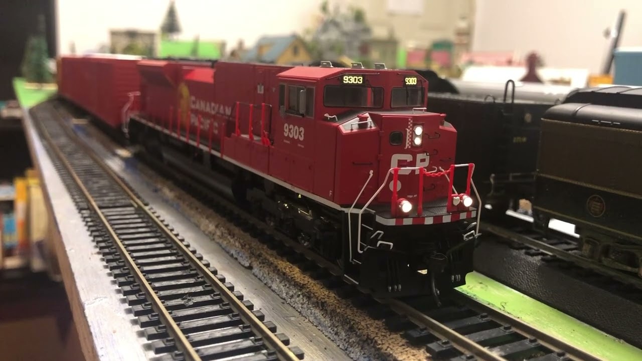 Athearn genesis canadian pacific sd90mac-h starting up