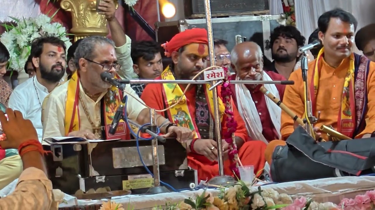 बहुत पुरानी धुन में भजन 🖕#चंद्रभूषण_पाठक जी  ने सुनाया पब्लिक में पुराना लोकगीत जरूर सुने